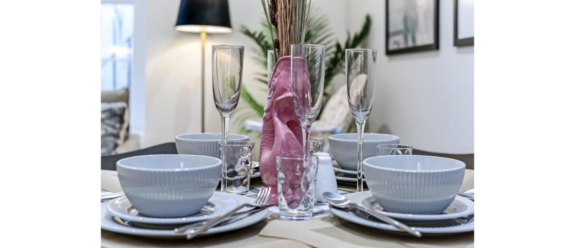 Apartment Calling: 2br Flat With Chic Flair *
