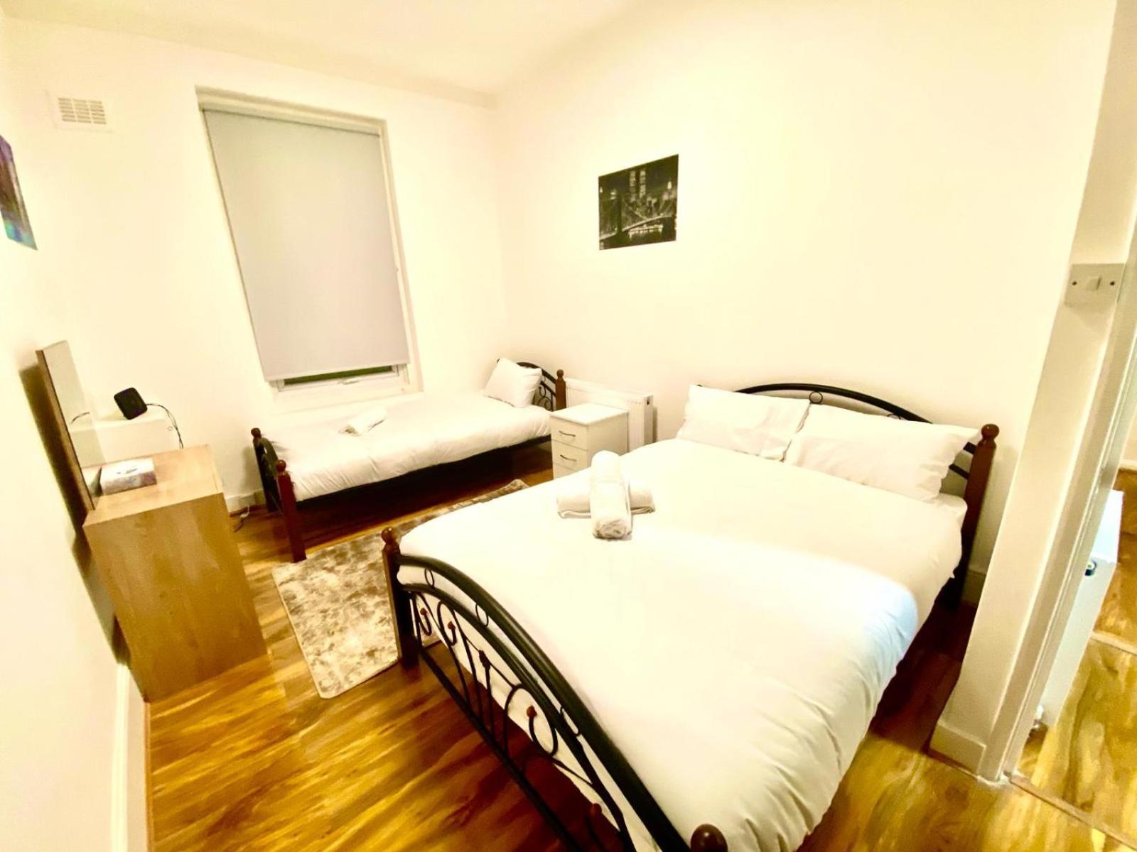 Apartment Beautiful Two Bedroom With Free Car Park In *