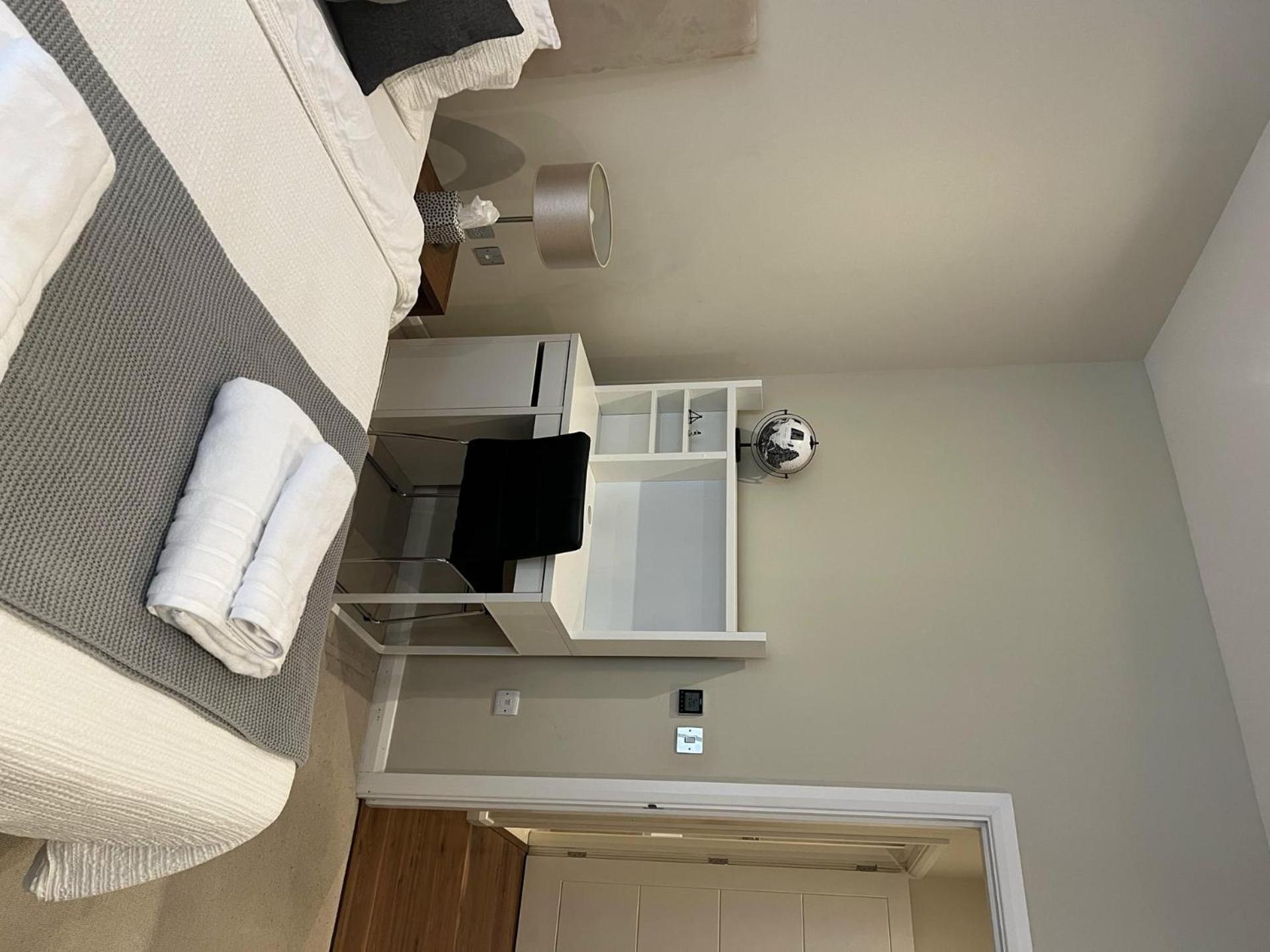 Beautiful 2-bed In Apartamento