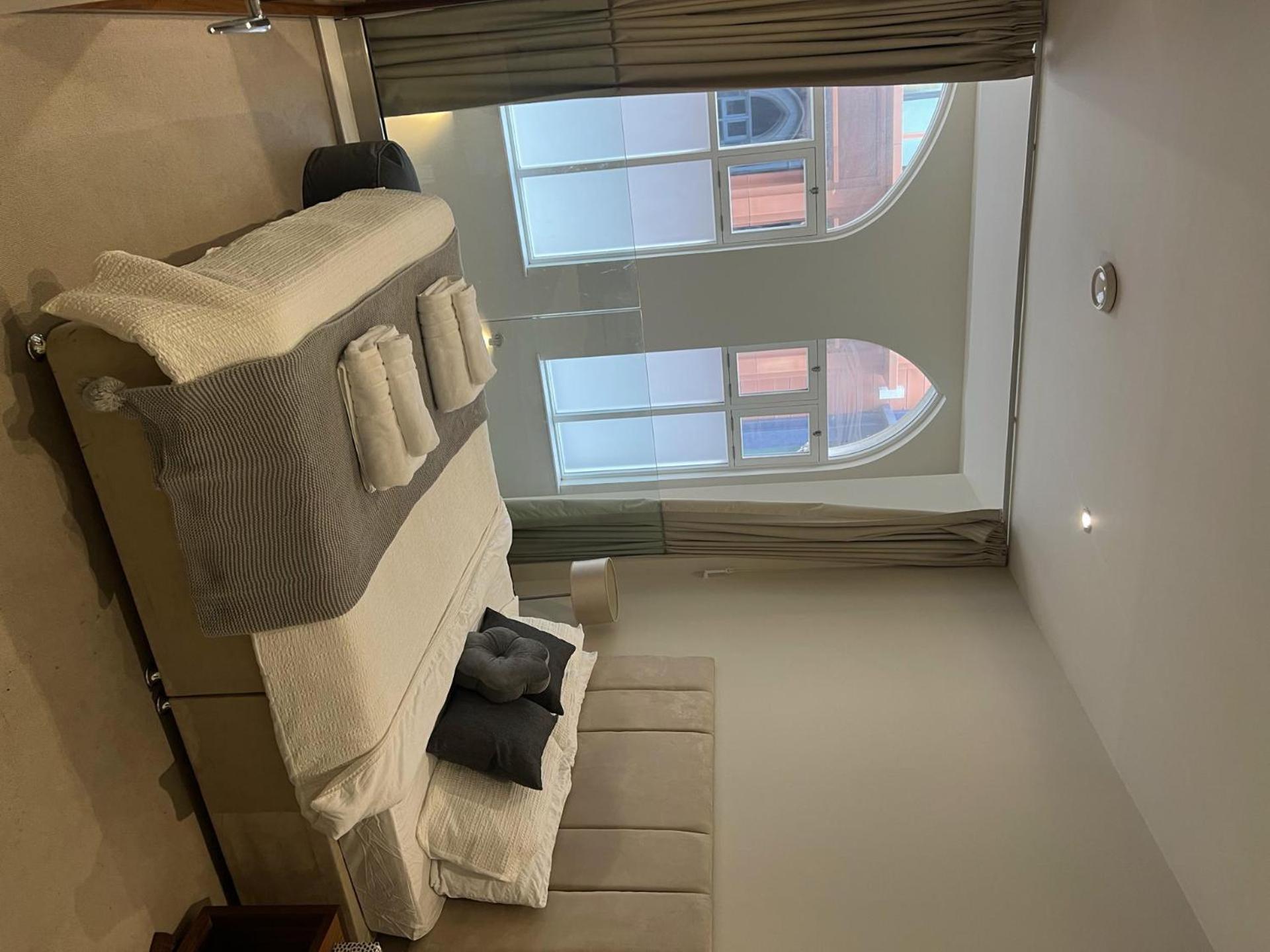 Beautiful 2-bed In Apartamento