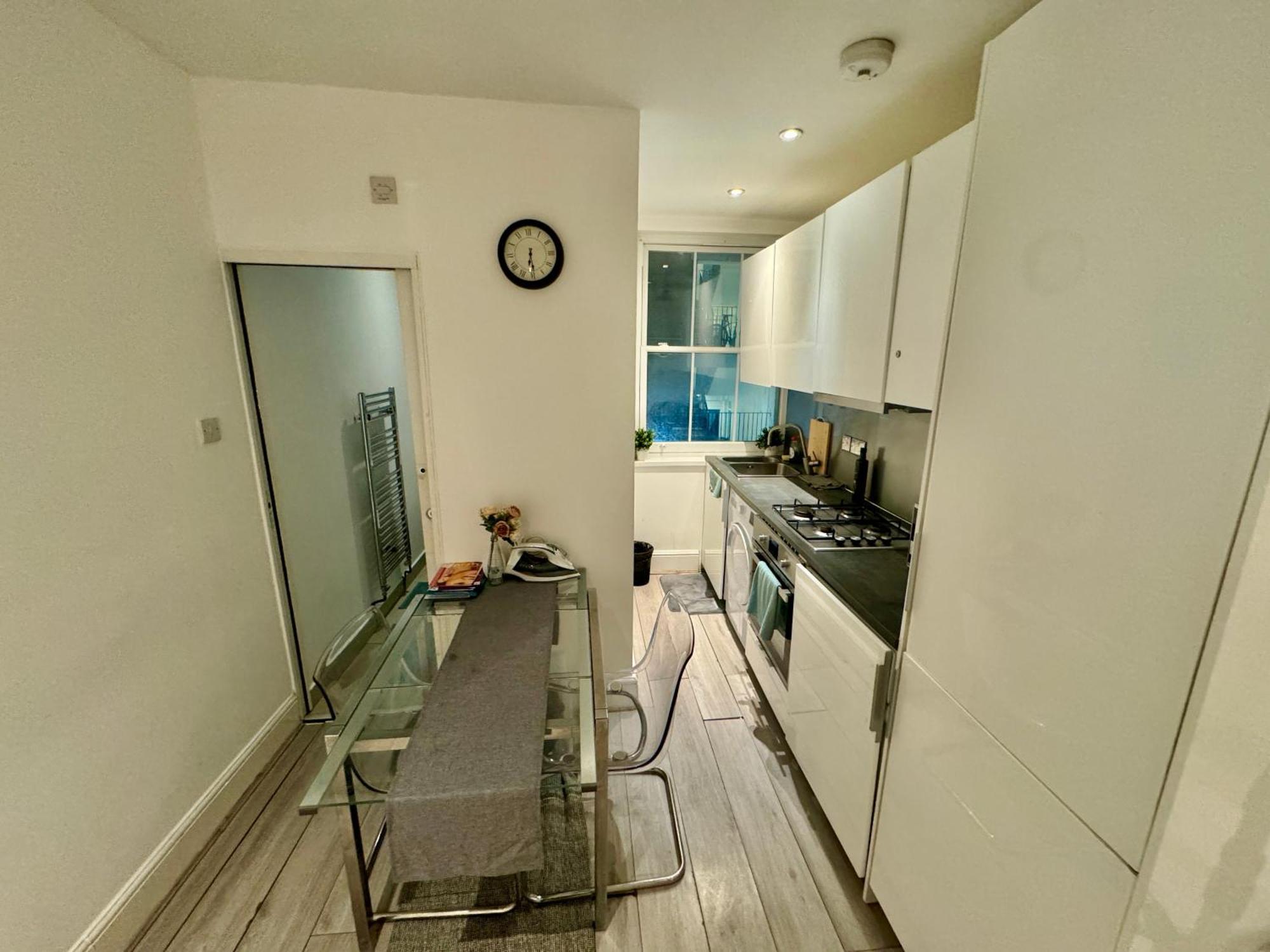 Casa de hóspedes Downtown Chic Private Bedrooms In King's Cross 4 *