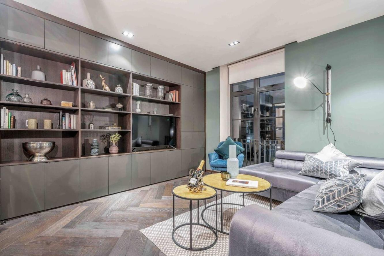 Newly Redecorated Soho Flat
