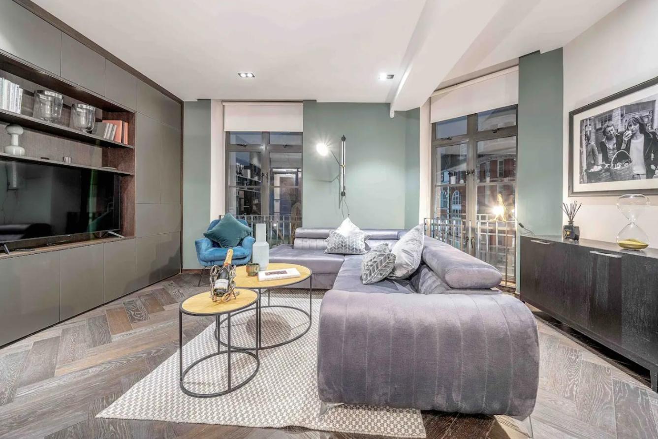 Newly Redecorated Soho Flat *