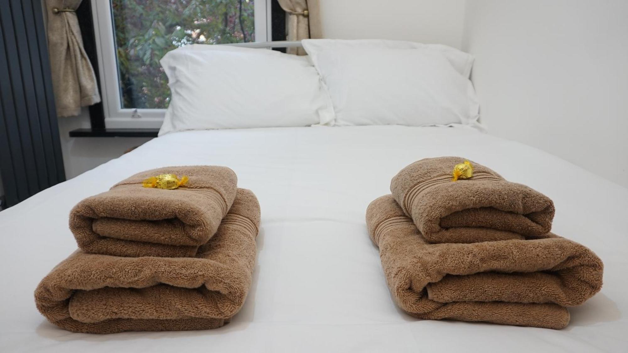 Beautiful Sleeps 6, 2 Minutes To Metro * London