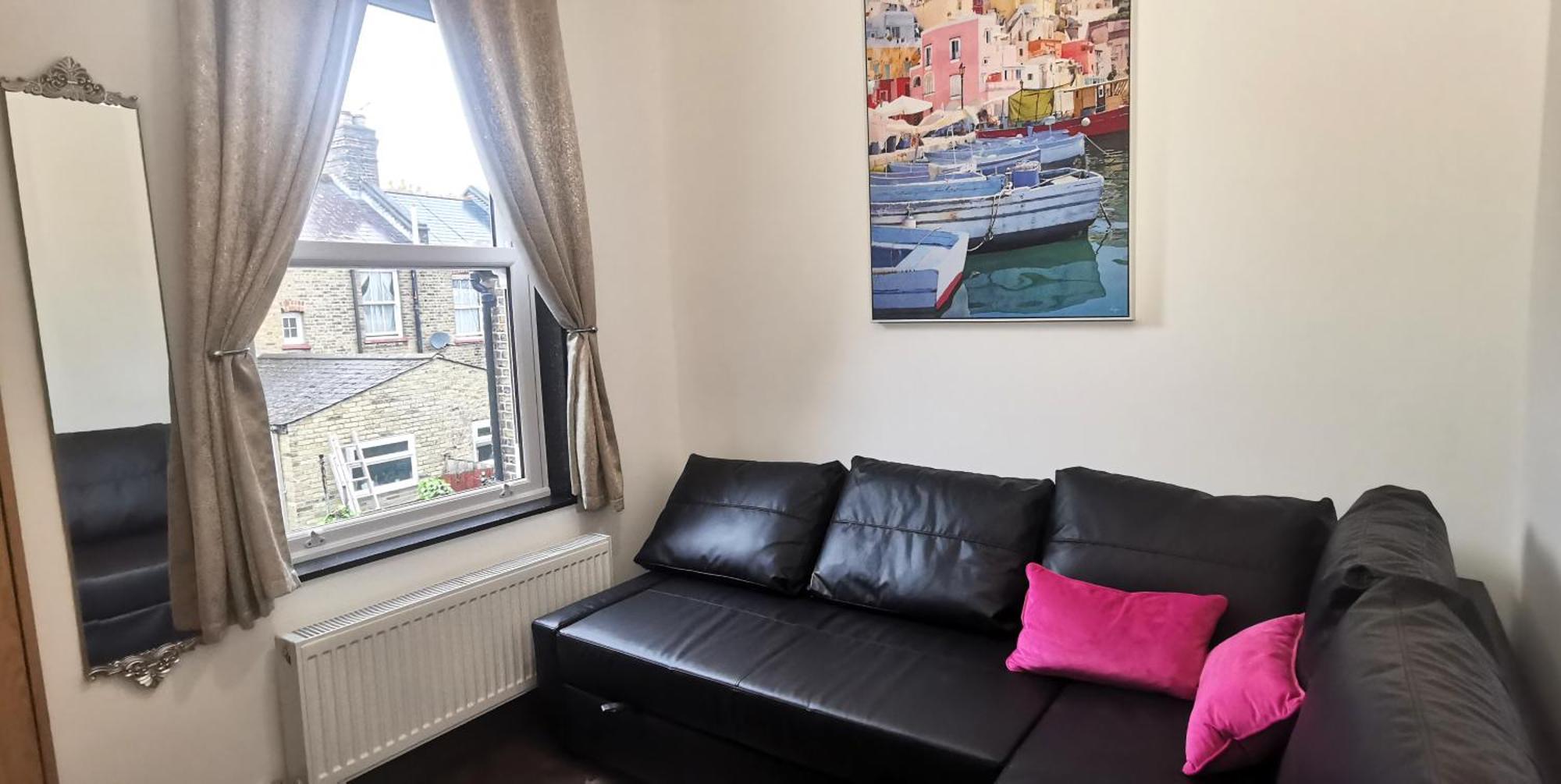 Casa de férias Luxury House Sleeps 13, 2 Minutes To Metro *