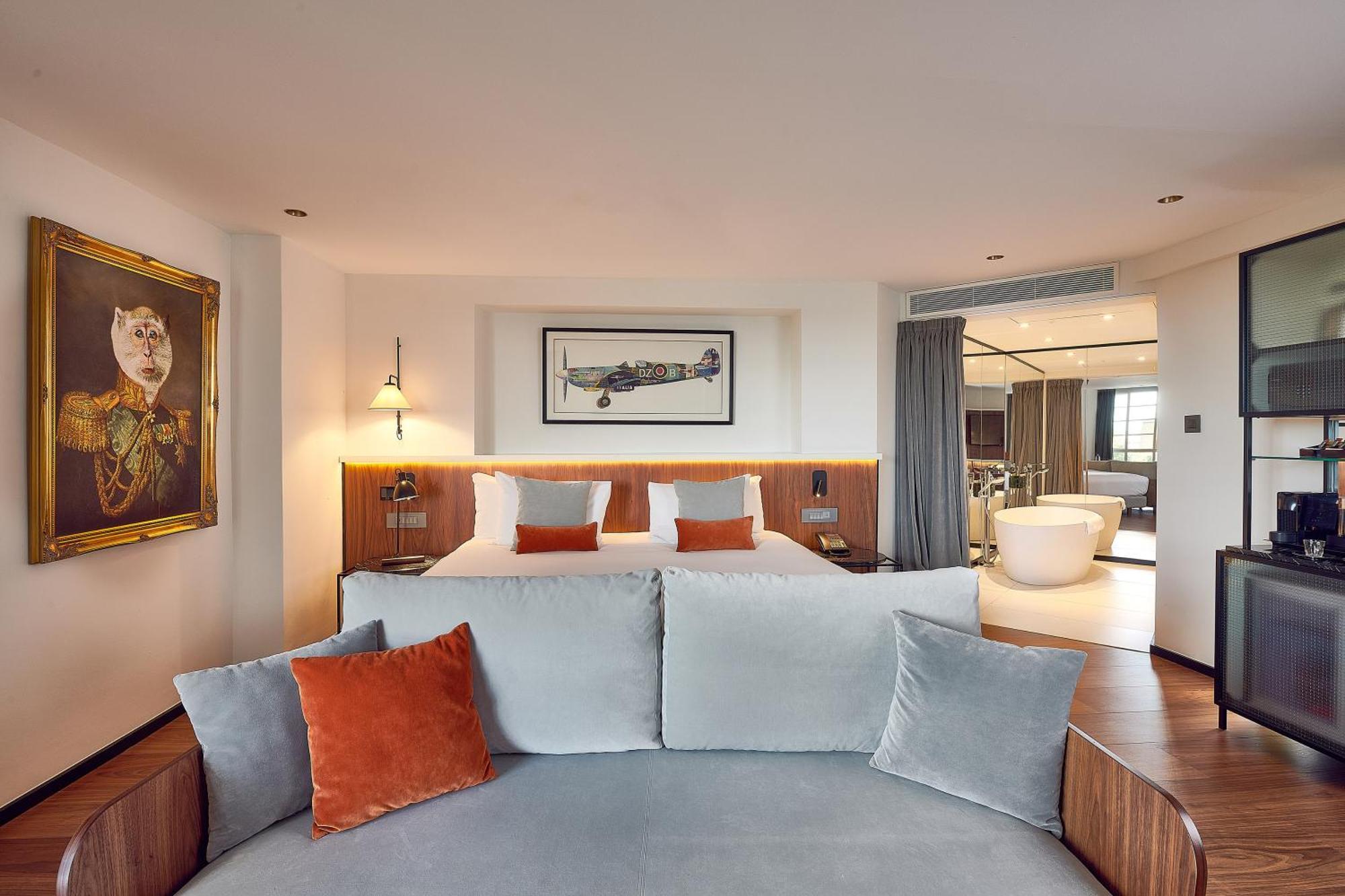 The Level At Melia White House Hotel