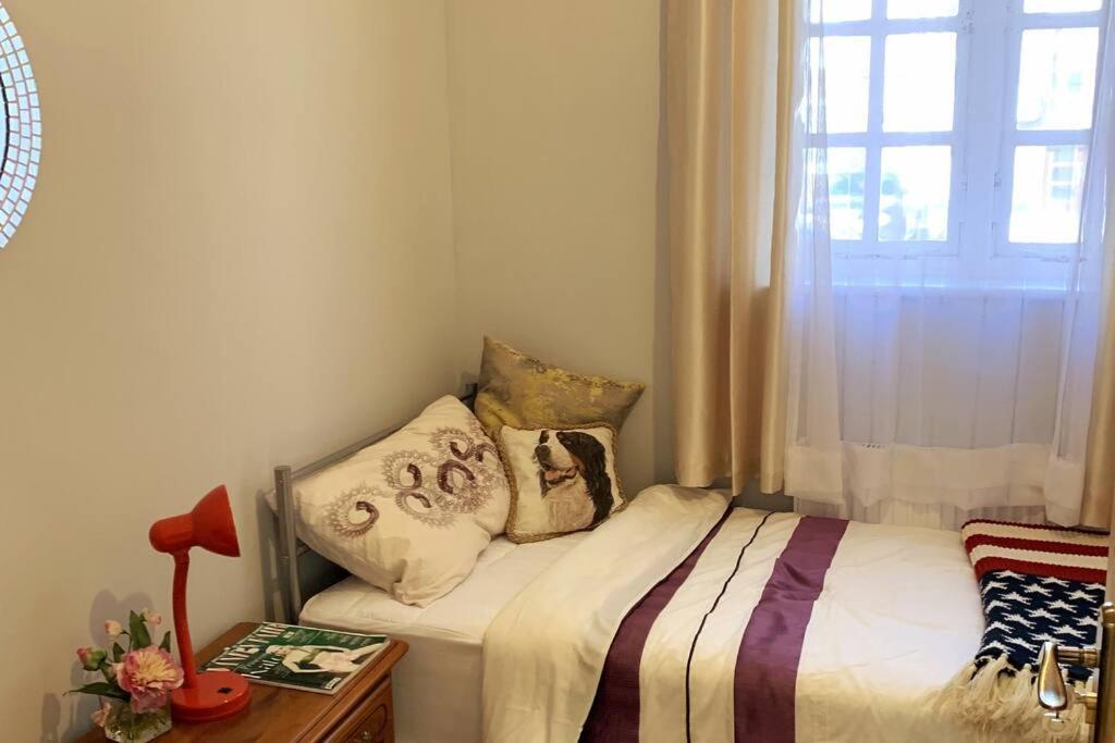 Stylish And Cosy 3 Bedroom Apartment *
