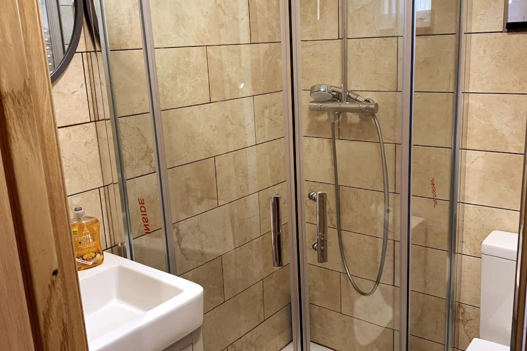 Stylish And Cosy 3 Bedroom London