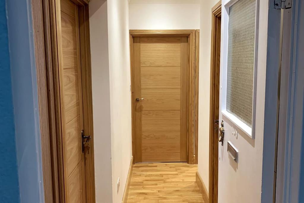 Apartment Stylish And Cosy 3 Bedroom *
