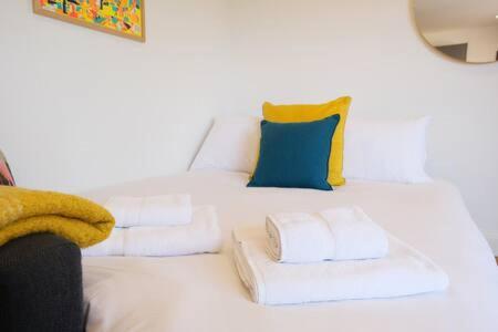 Apartment Modern One Bedroom In Ealing Common *