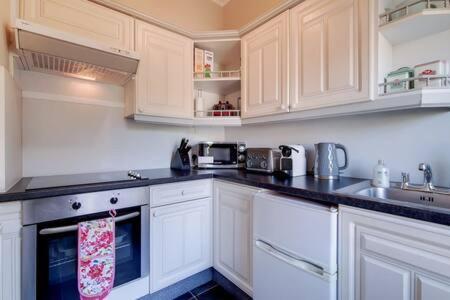 Spacious Ealing Broadway Apartment