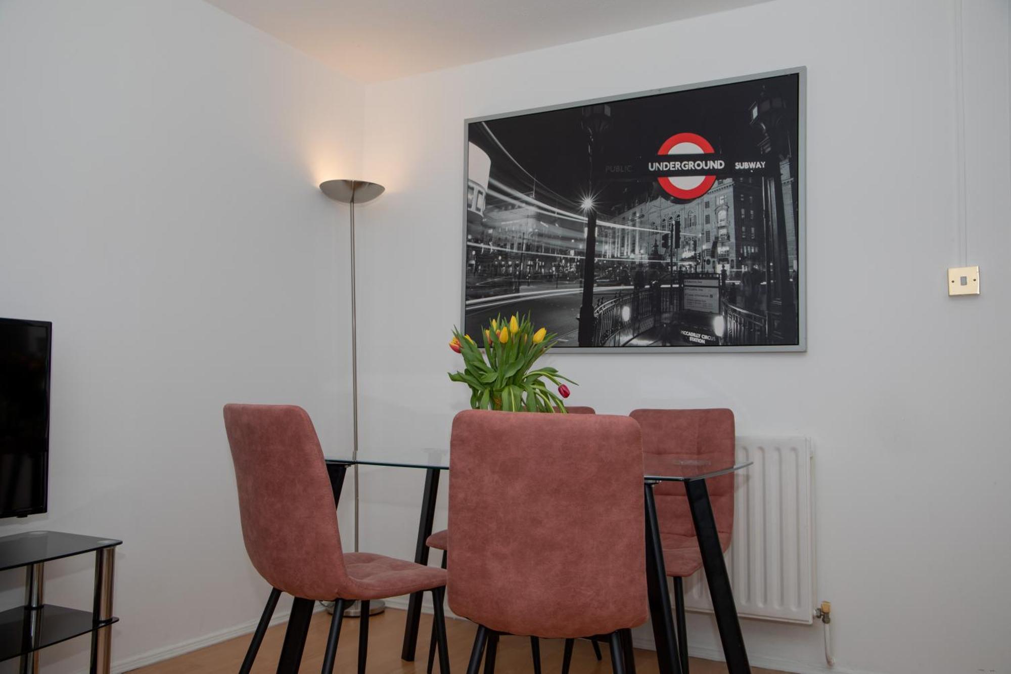 Apartment Bright And Spacious One Bedroom Apparment, Free Parking