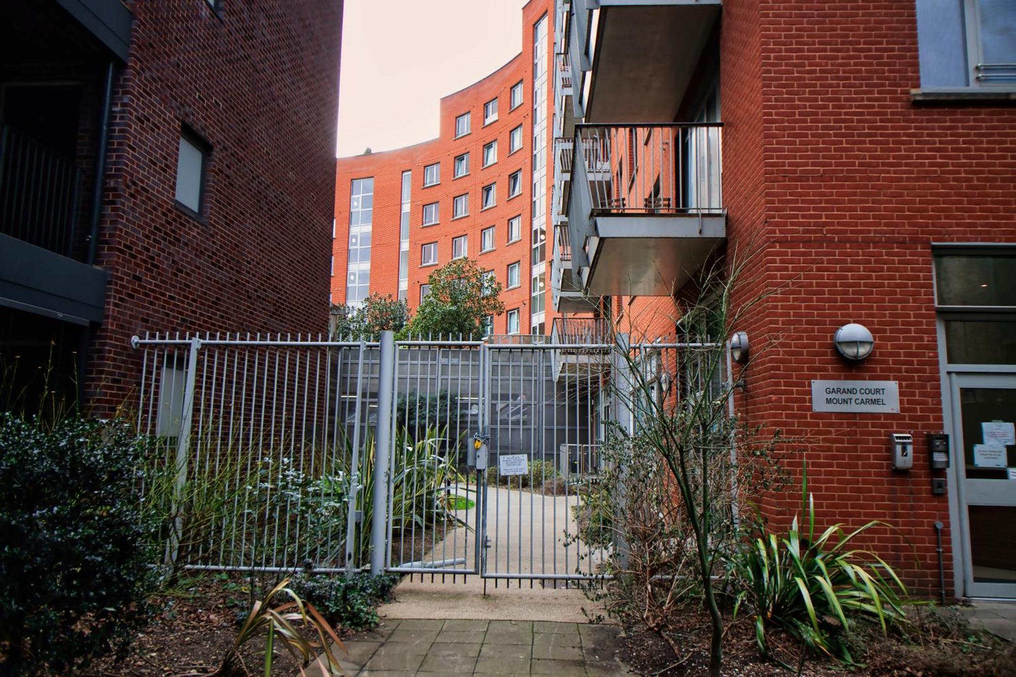 2 Bed Flat In Islington Apartment