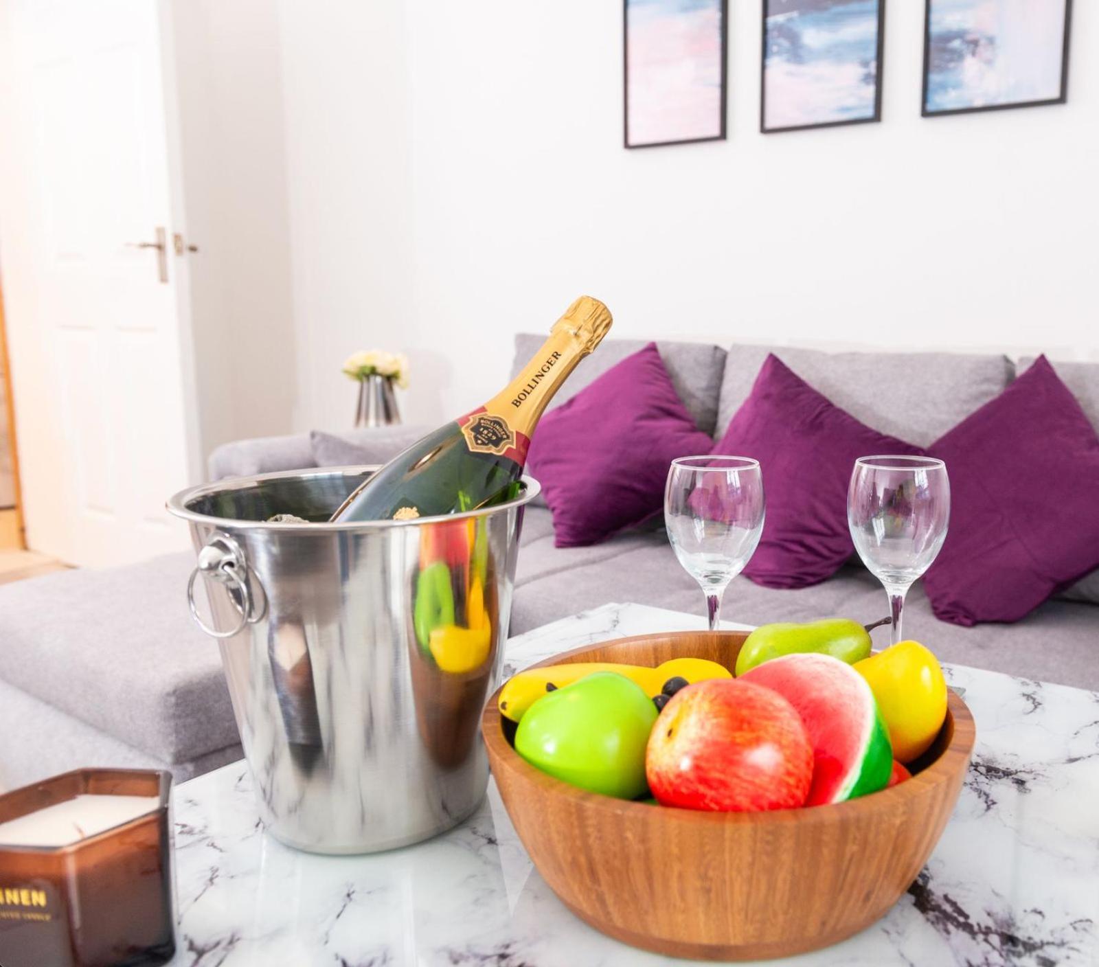 3-bed Central - 15 Mins Walk To Kings Cross By Seren Short * London