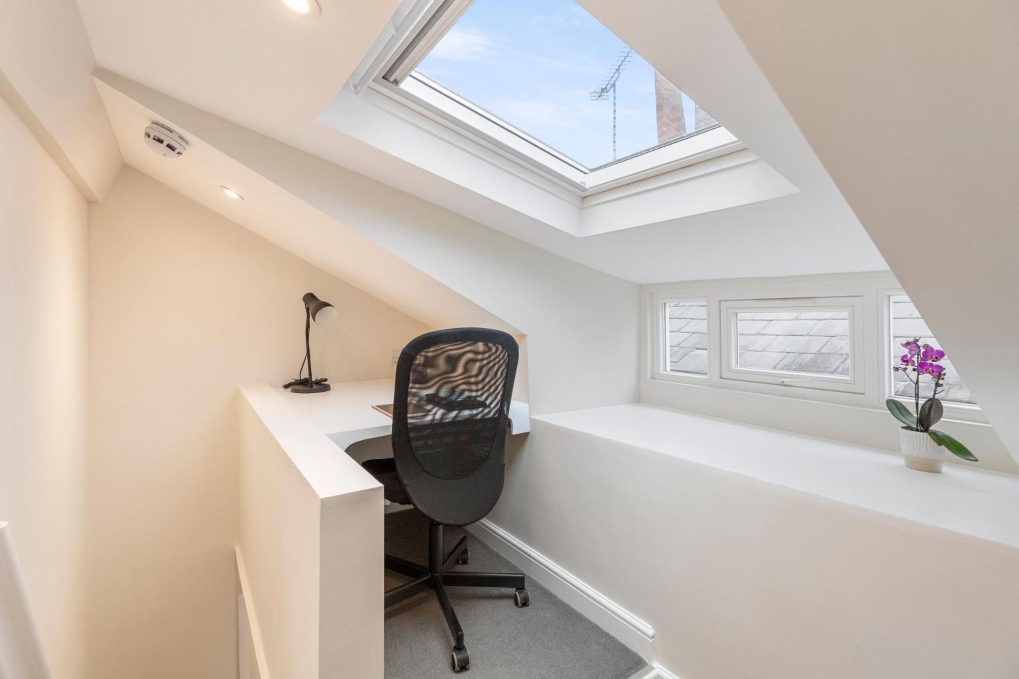 Guest Favorite Private With King Sized Bed And Garden Newly Renovated Apartamento