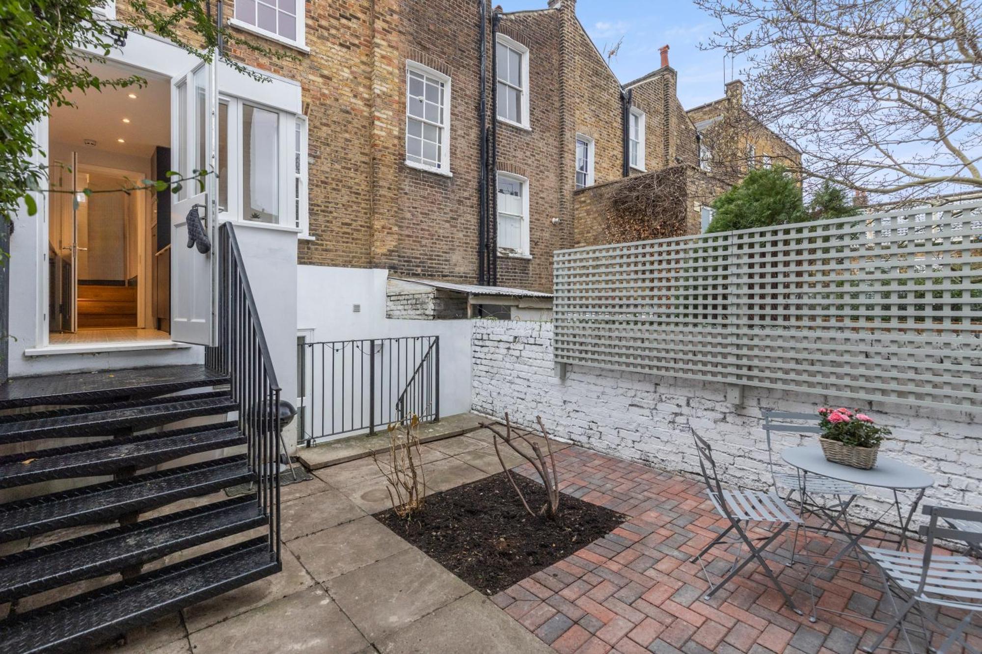 Guest Favorite Private With King Sized Bed And Garden Newly Renovated Apartamento Londres