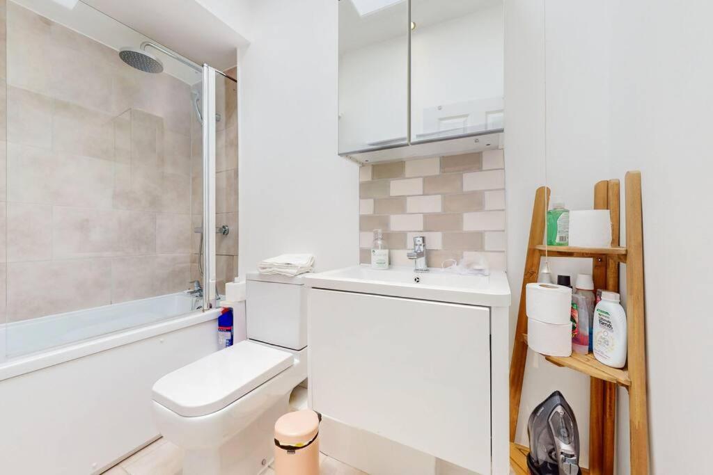 Apartment Modern 1bd Flat In Clapham Old Town