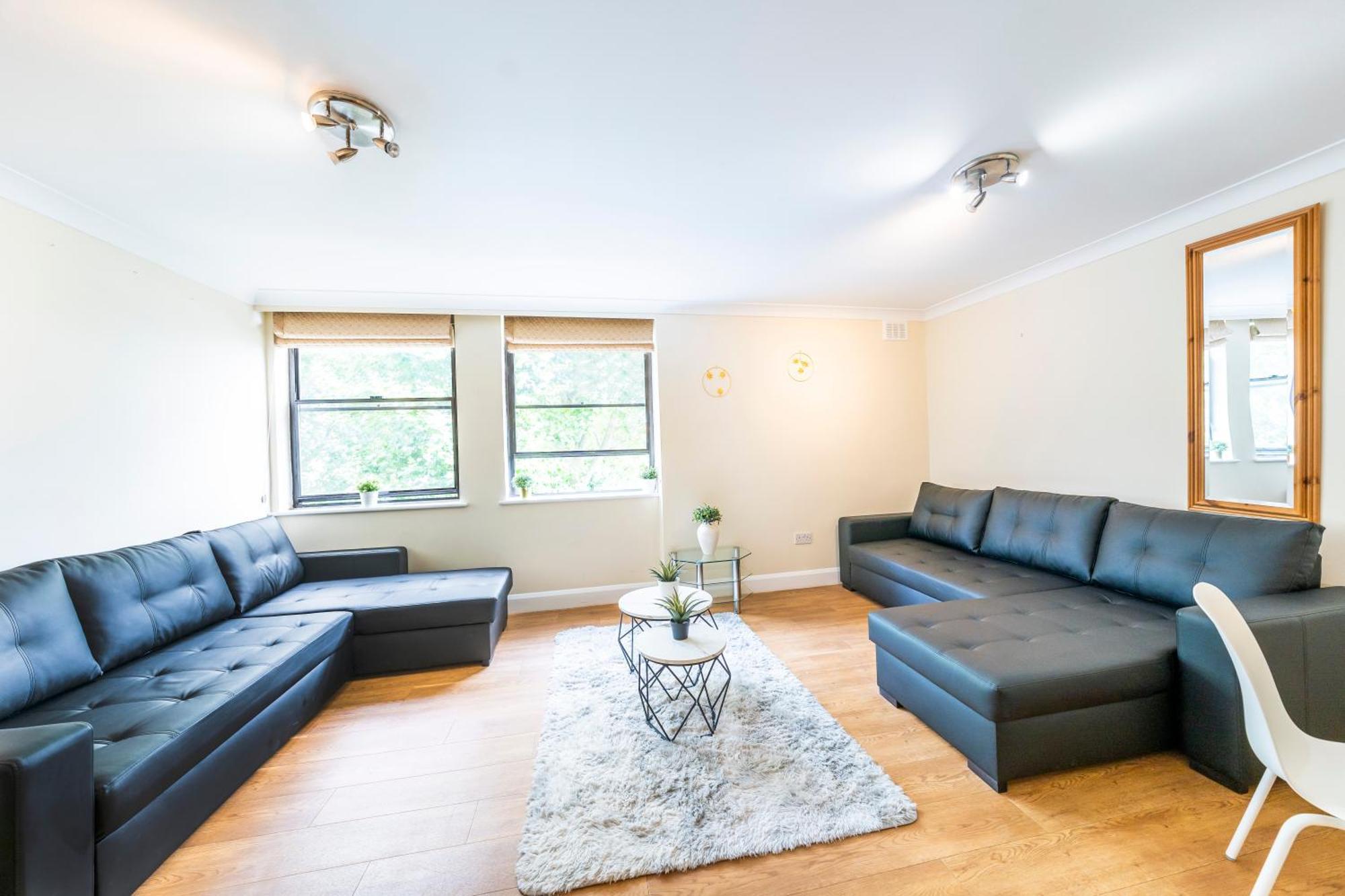 The Queensborough By Hyde Park Apartment