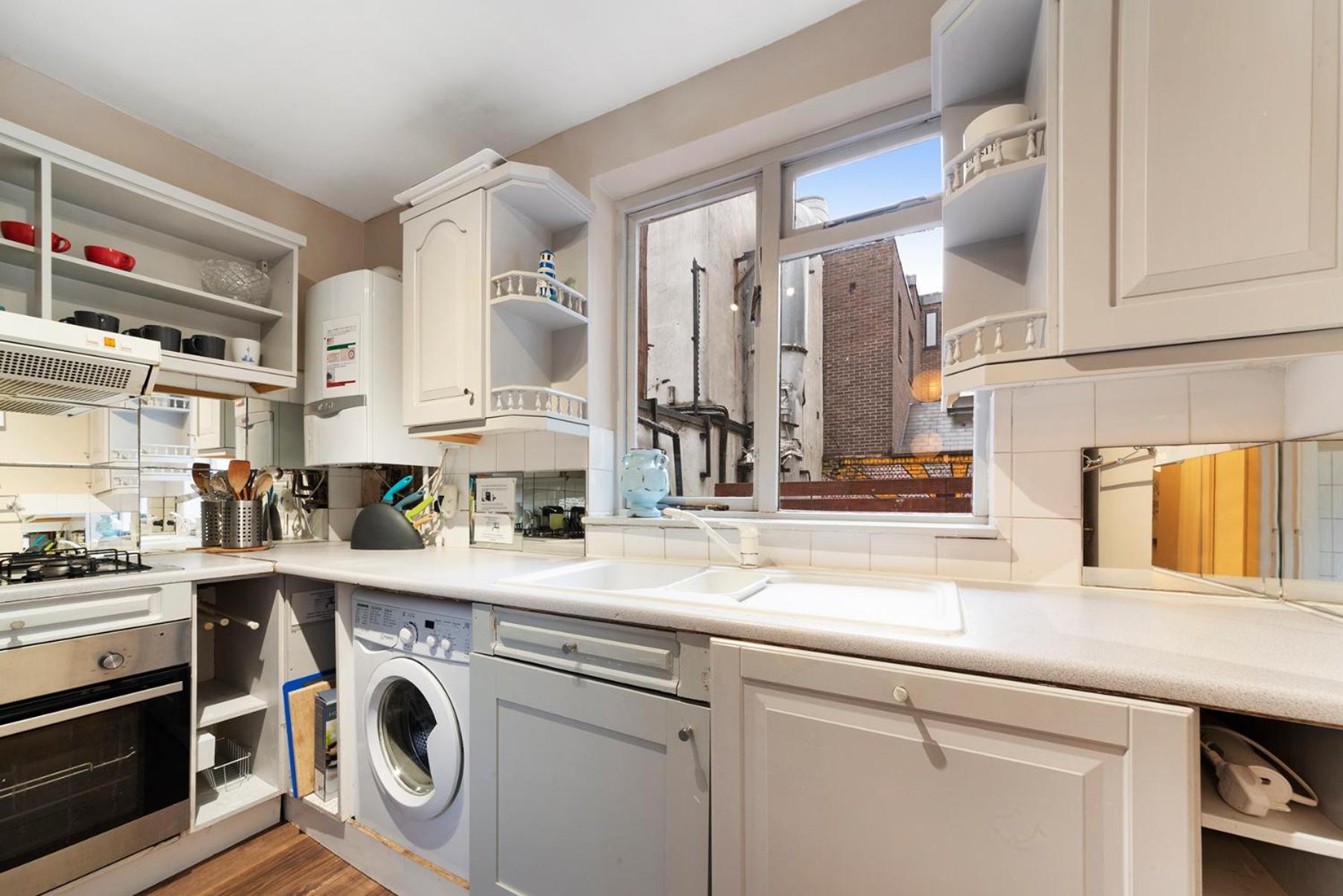 Apartment Modernised 1 And 2 Bedrooms Option Terrace And Balcony High Street London