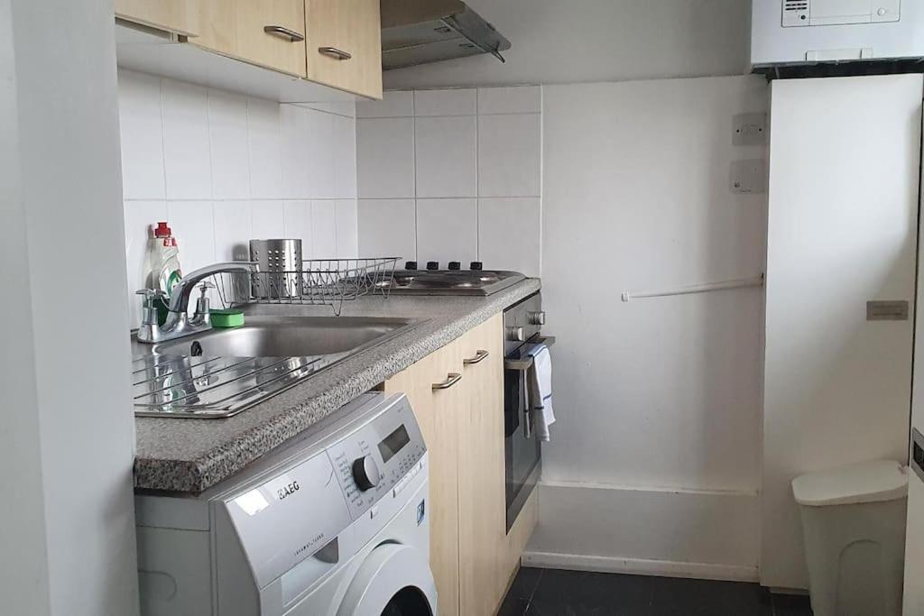 1 Bedroom *zone 1* Elephant And Castle *