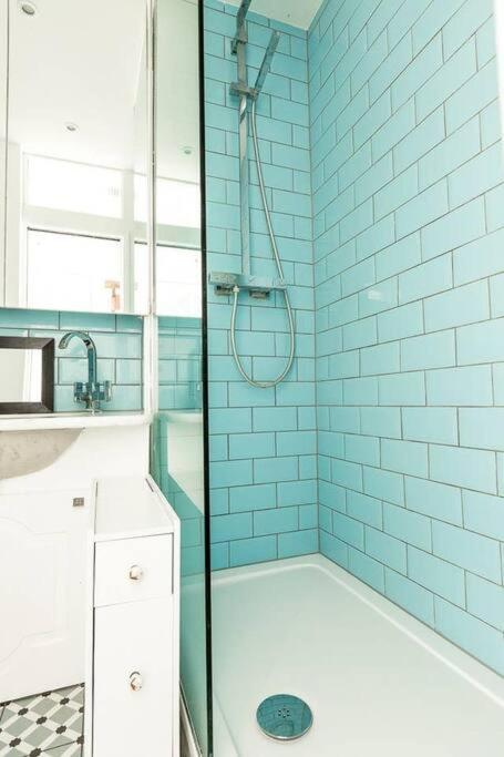 Apartment 1 Bedroom *zone 1* Elephant And Castle