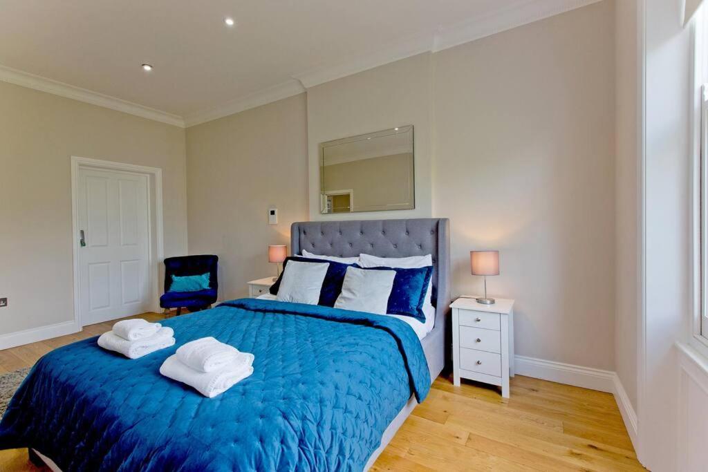 F7 Large 2bed Kensington * London