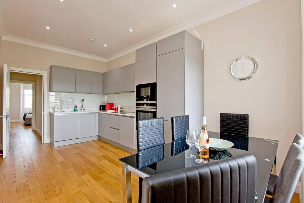 Apartment F7 Large 2bed Kensington London