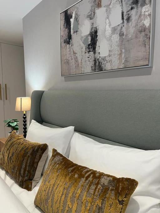 New Flat In Holland Park