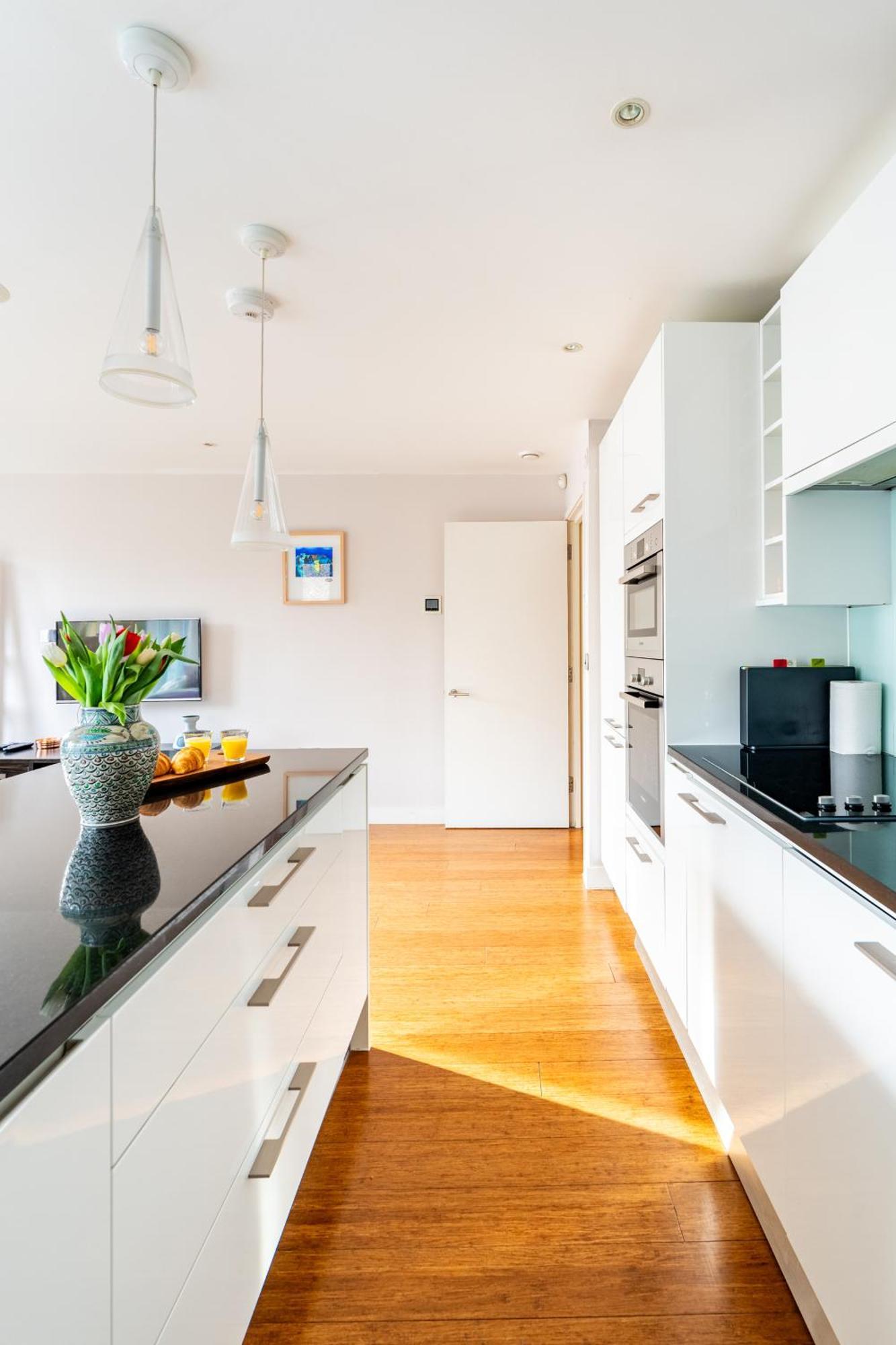 Apartment King Beds With En-suite, Private Balcony And Elevator By Iconic Portobello Market London
