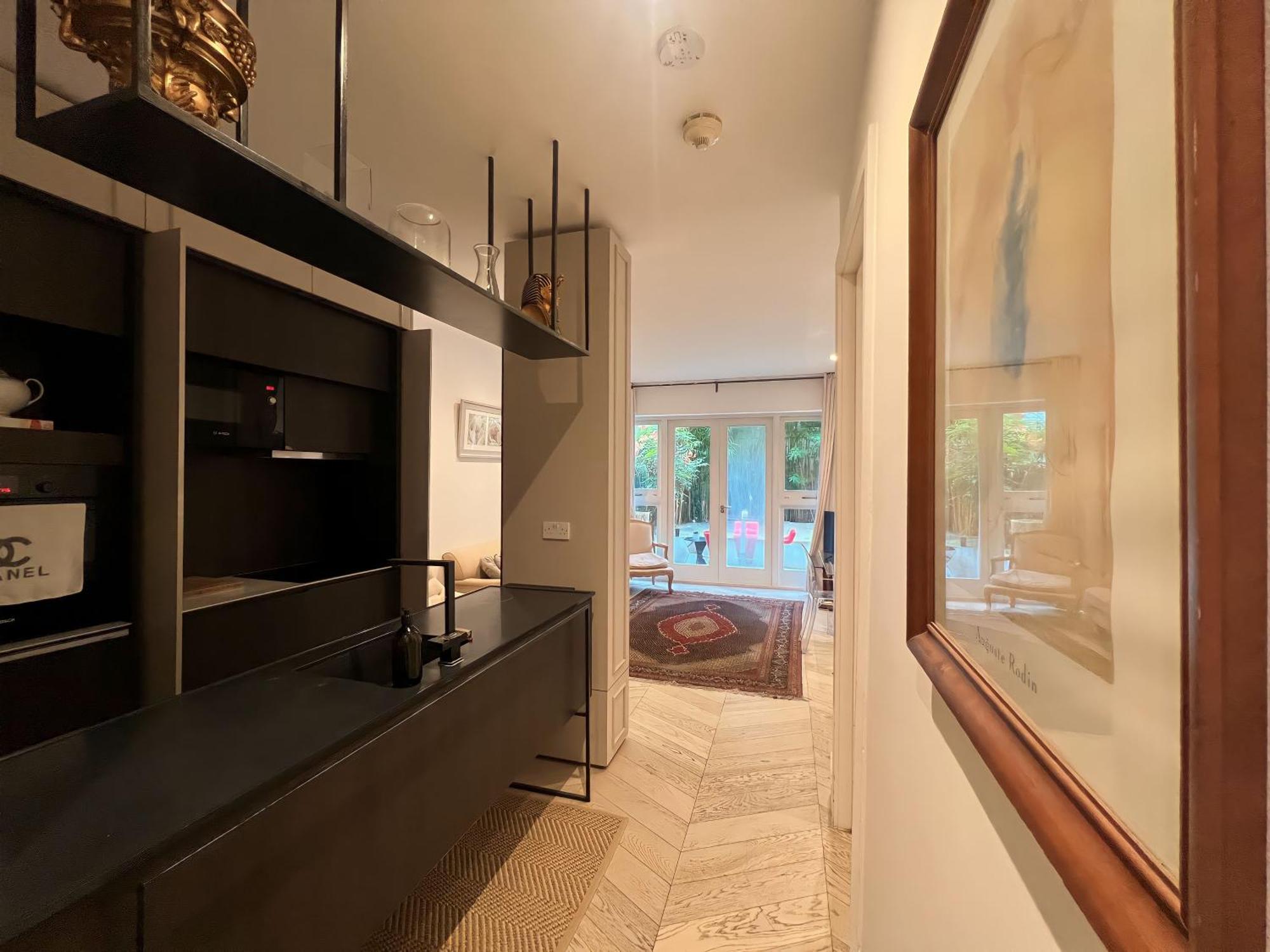 Kensington Apartment
