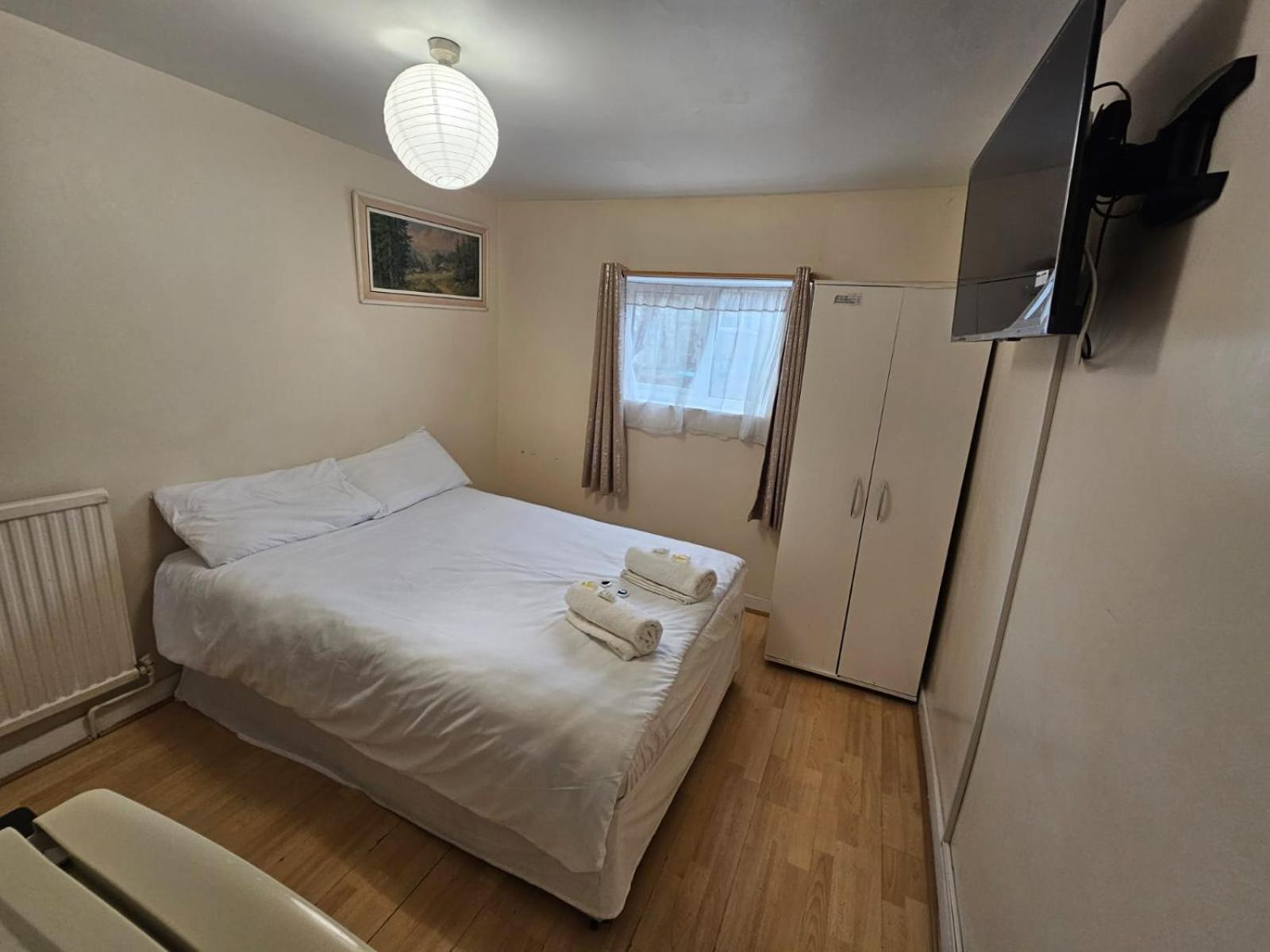 Guest house Bruce London