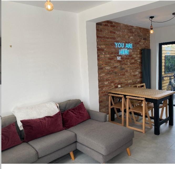 Charming House In The Heart Of Xar London