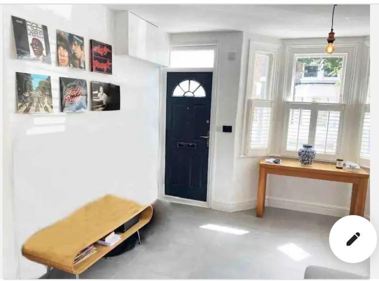 Holiday home Charming House In The Heart Of Xar London