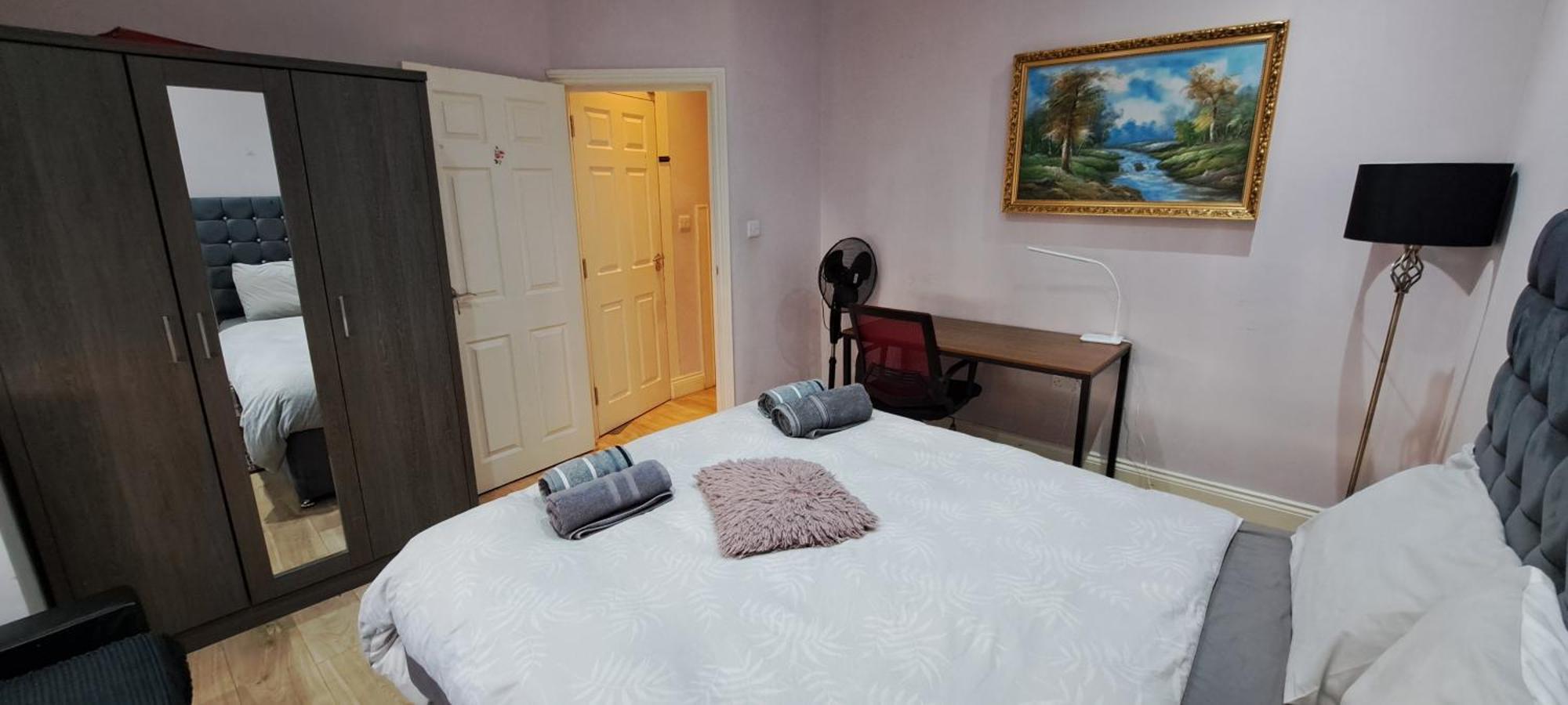 Comfy Fenia Homestay London