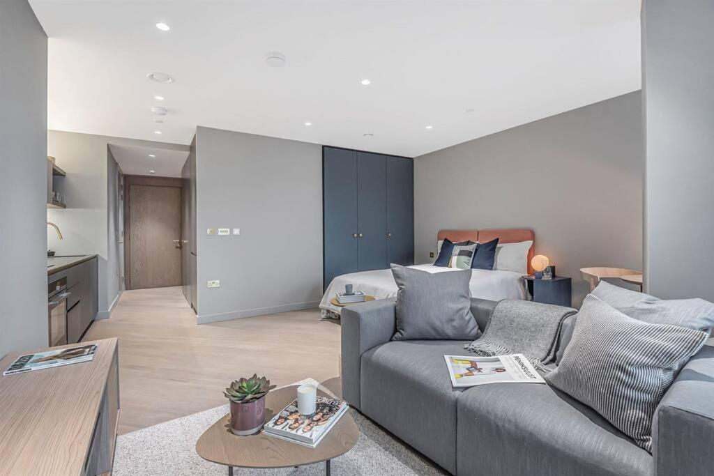 Beautiful, Stylish Studio Flat Near The O2 London