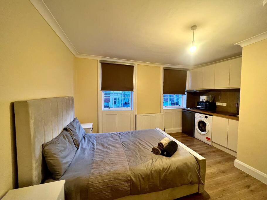 C.london, Zone 1. Double Studio, Moments From Oxford St Apartment