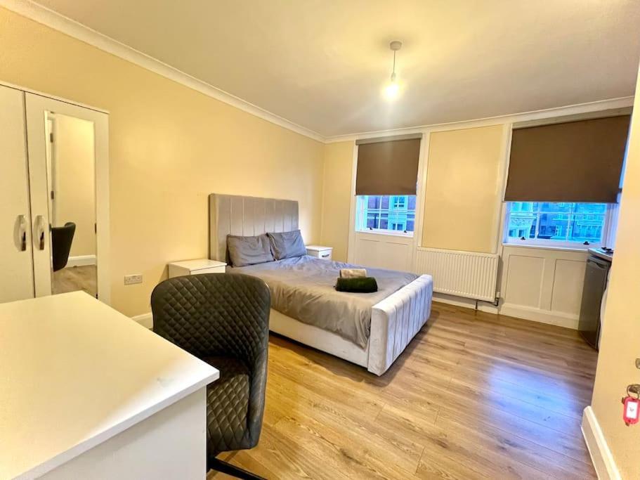 Apartment C.london, Zone 1. Double Studio, Moments From Oxford St