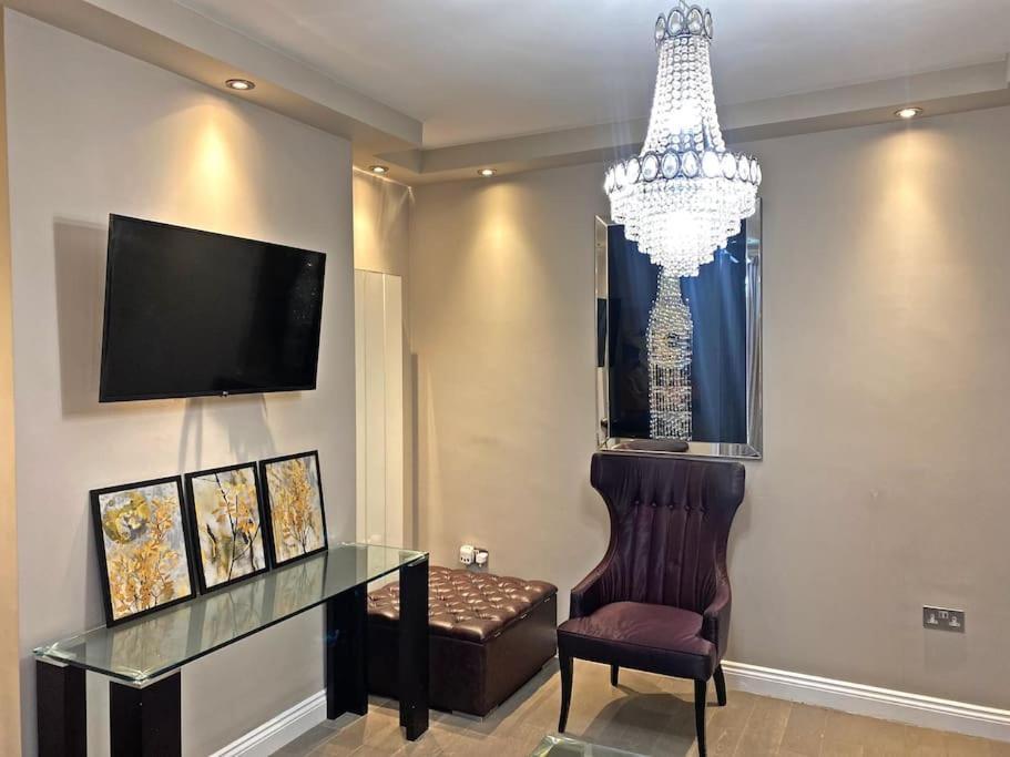 Oikoshomes Three Bedroom Flat In * Londres