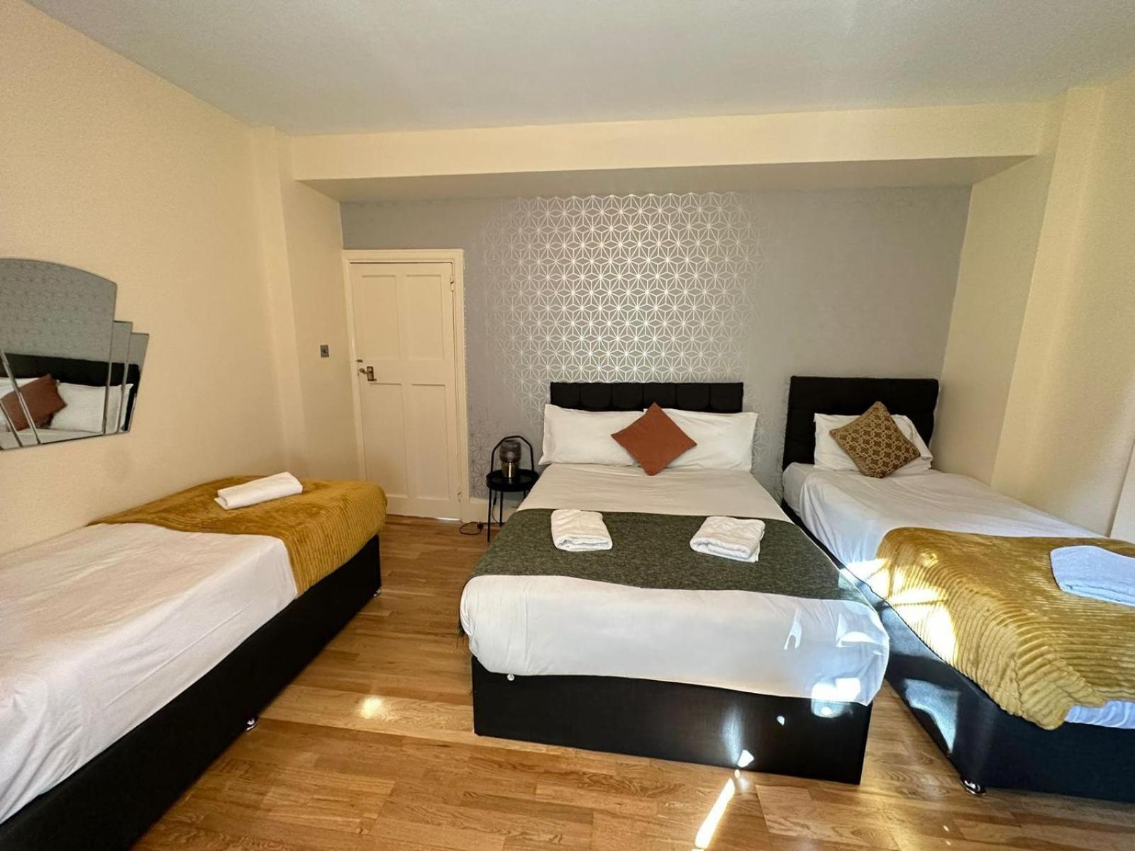 Charming 2 Bedroom Flat In Kensington High Street Apartment London