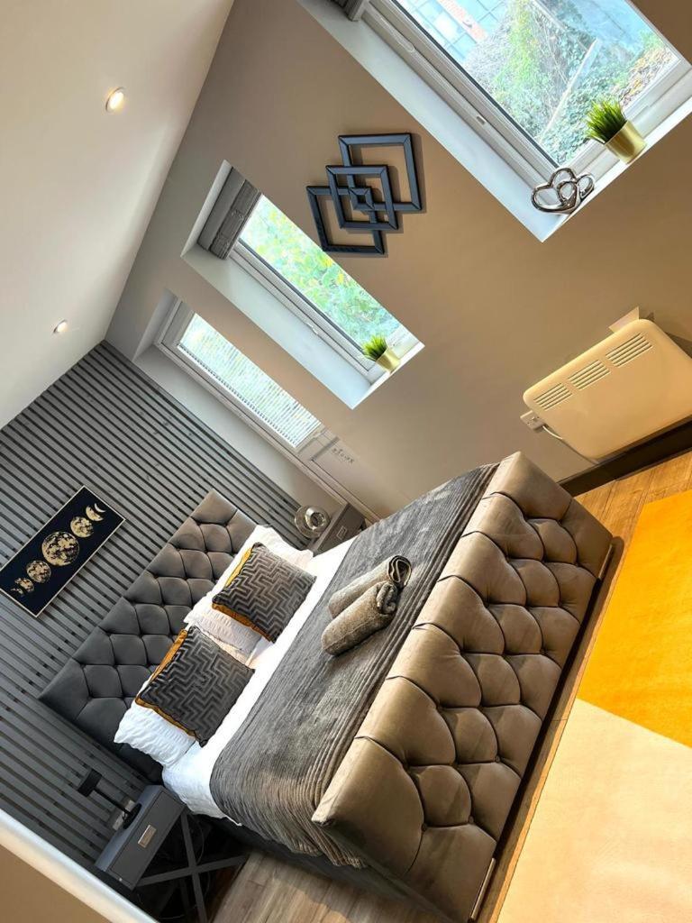 Next To Emirates Stadium Holloway * London