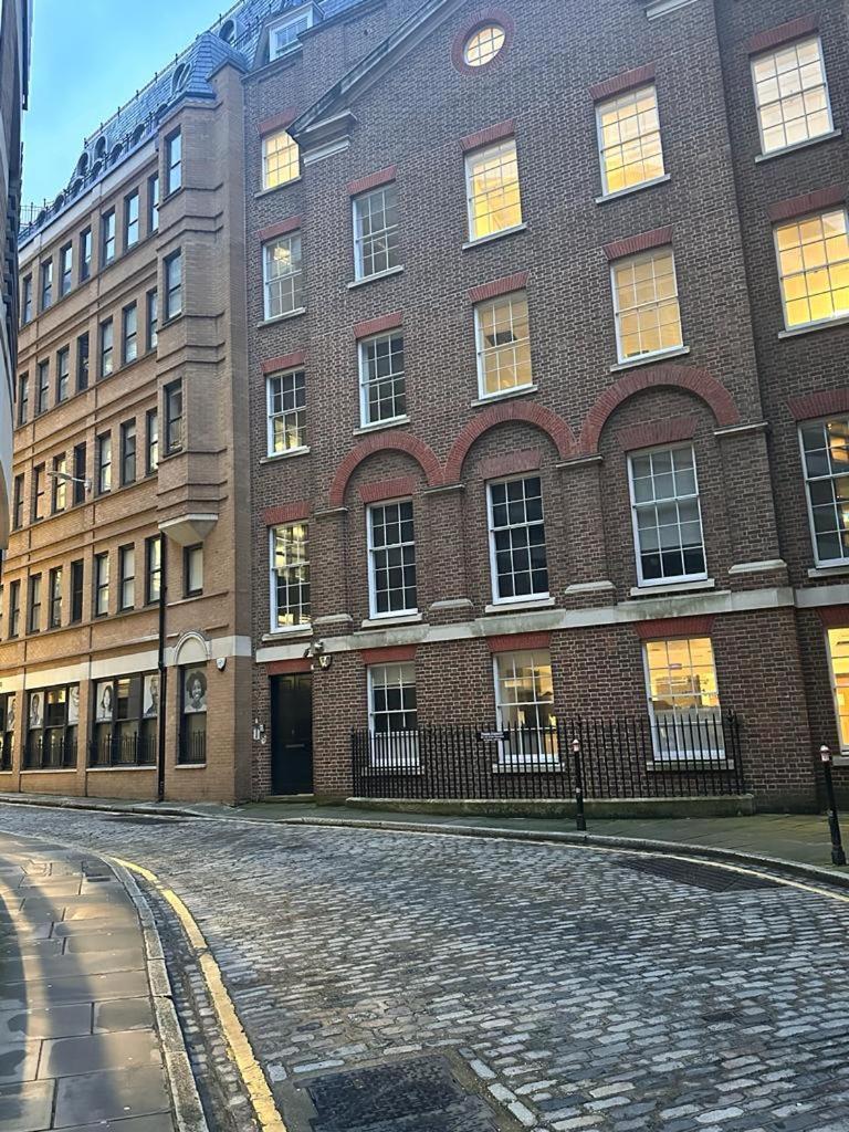 Black Frairs Homestay London