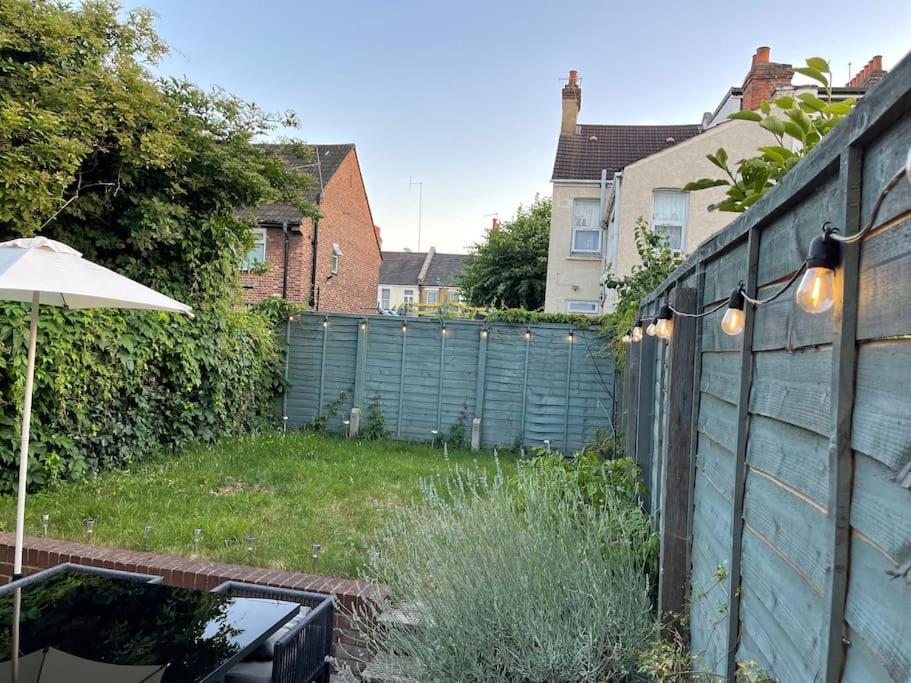 Lovely 2 Bedroom Ground Floor Flat With Garden. London