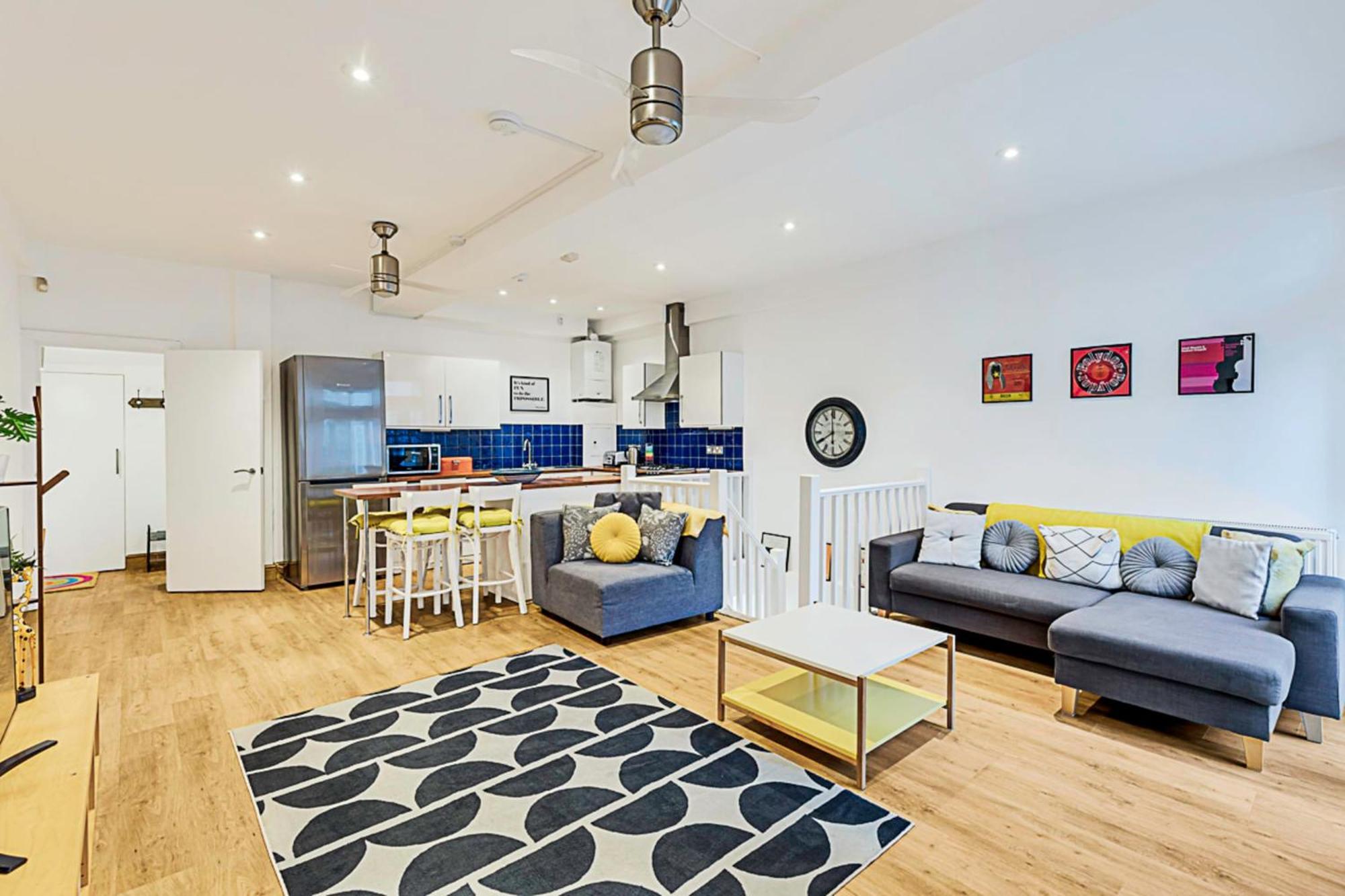 Modern Comfort Two Bedroom Gem On The Rye Apartment *