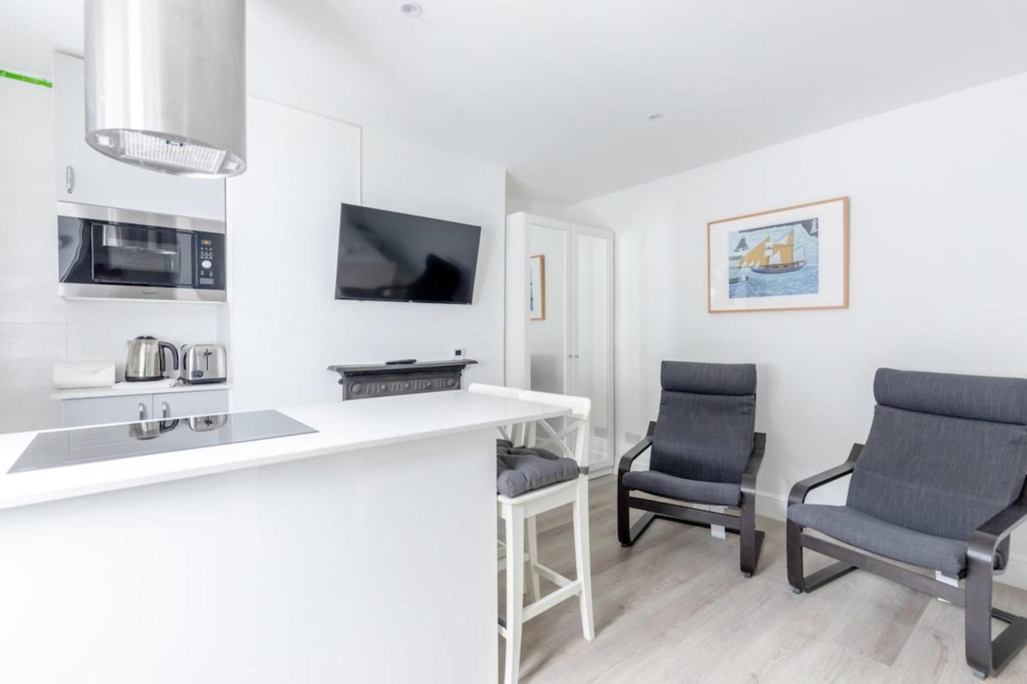 Sleek & Well-connected Flat Archway! Apartment