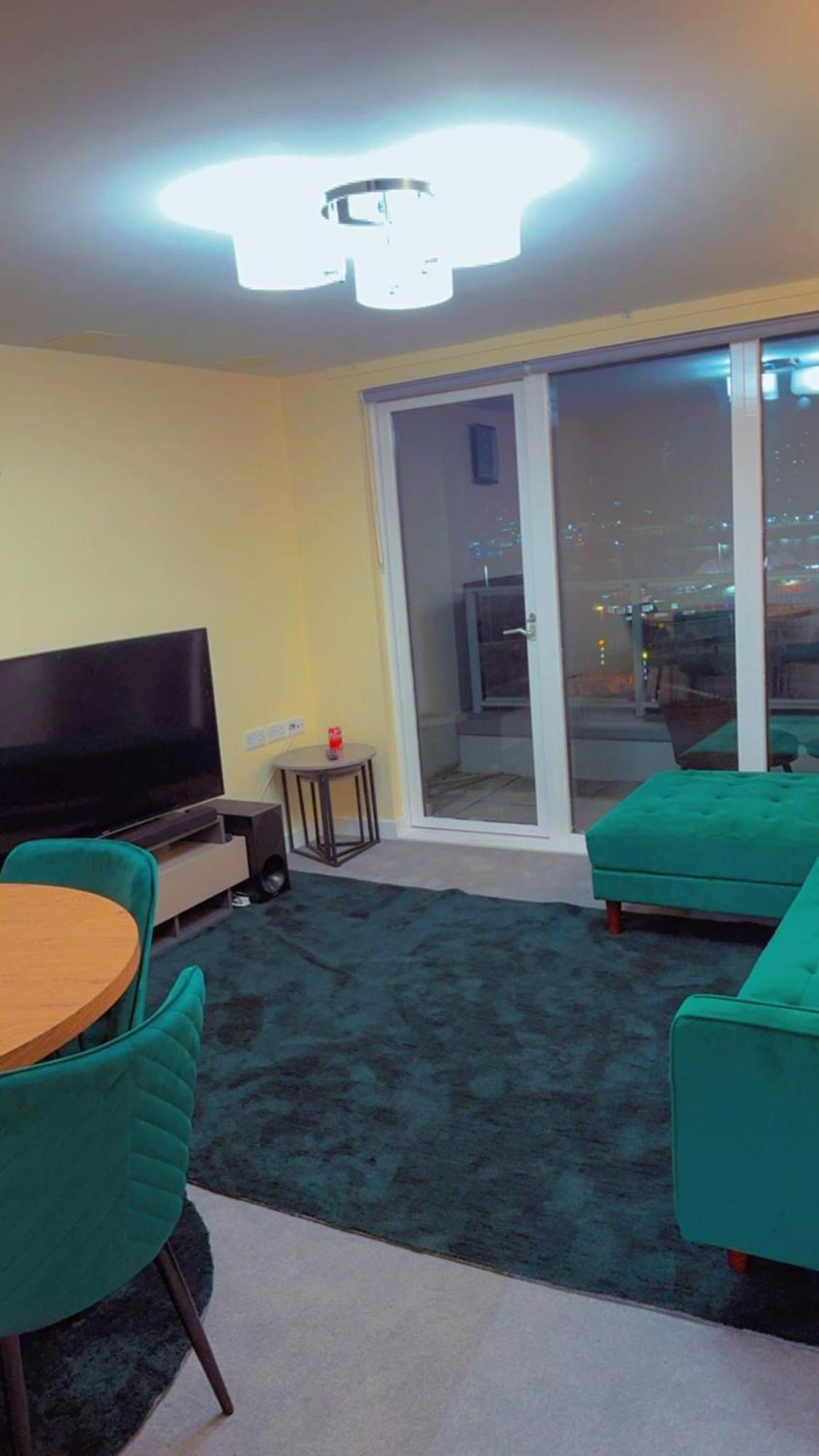 Homestay Luxury 2 Bedroom Around Lcy Airport London