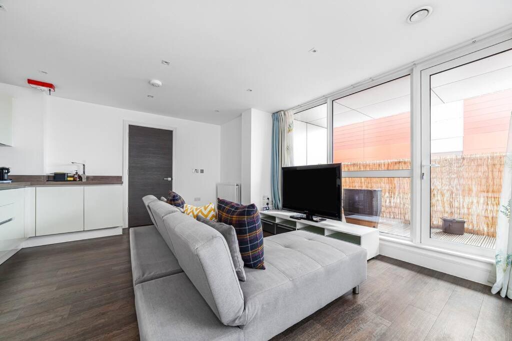 Charming & Large 1-bedroom In The Heart Of London