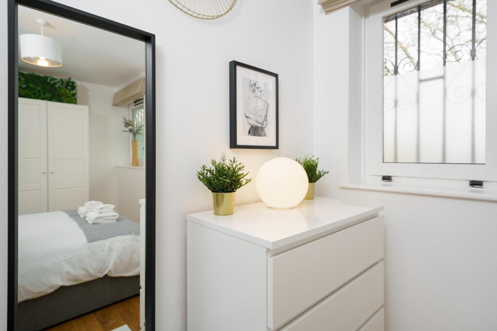 Apartamento Lovely In Victoria Park Village
