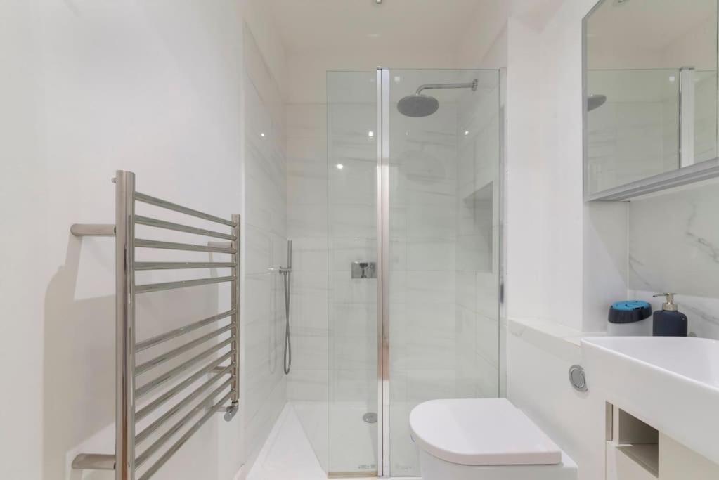 Apartment Stunning 1-bed Flat In 20 Mins From