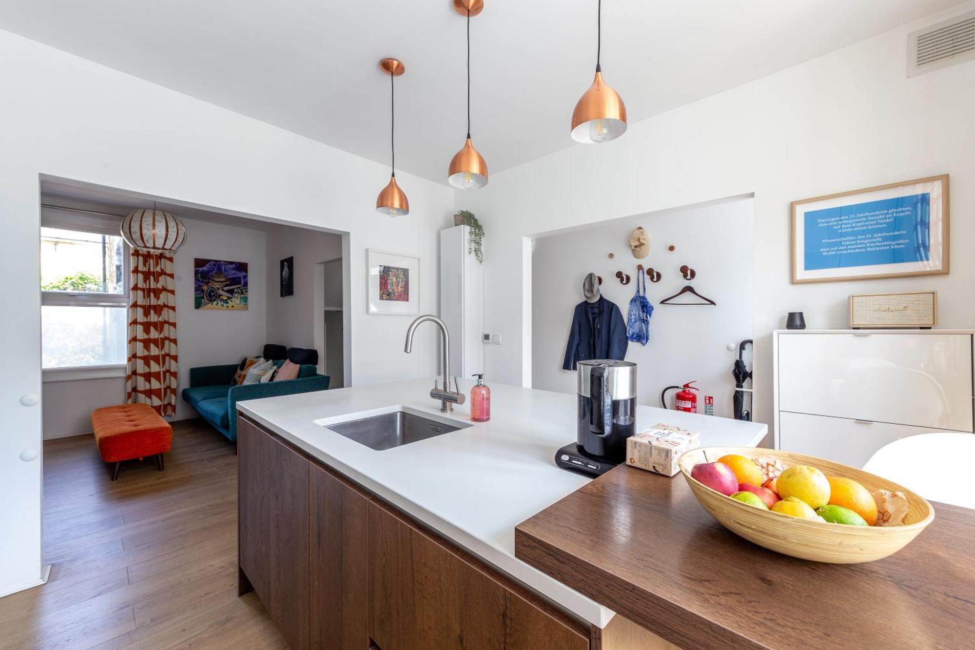 Chic Semi-detached House With A Private Garden, Se Holiday home *