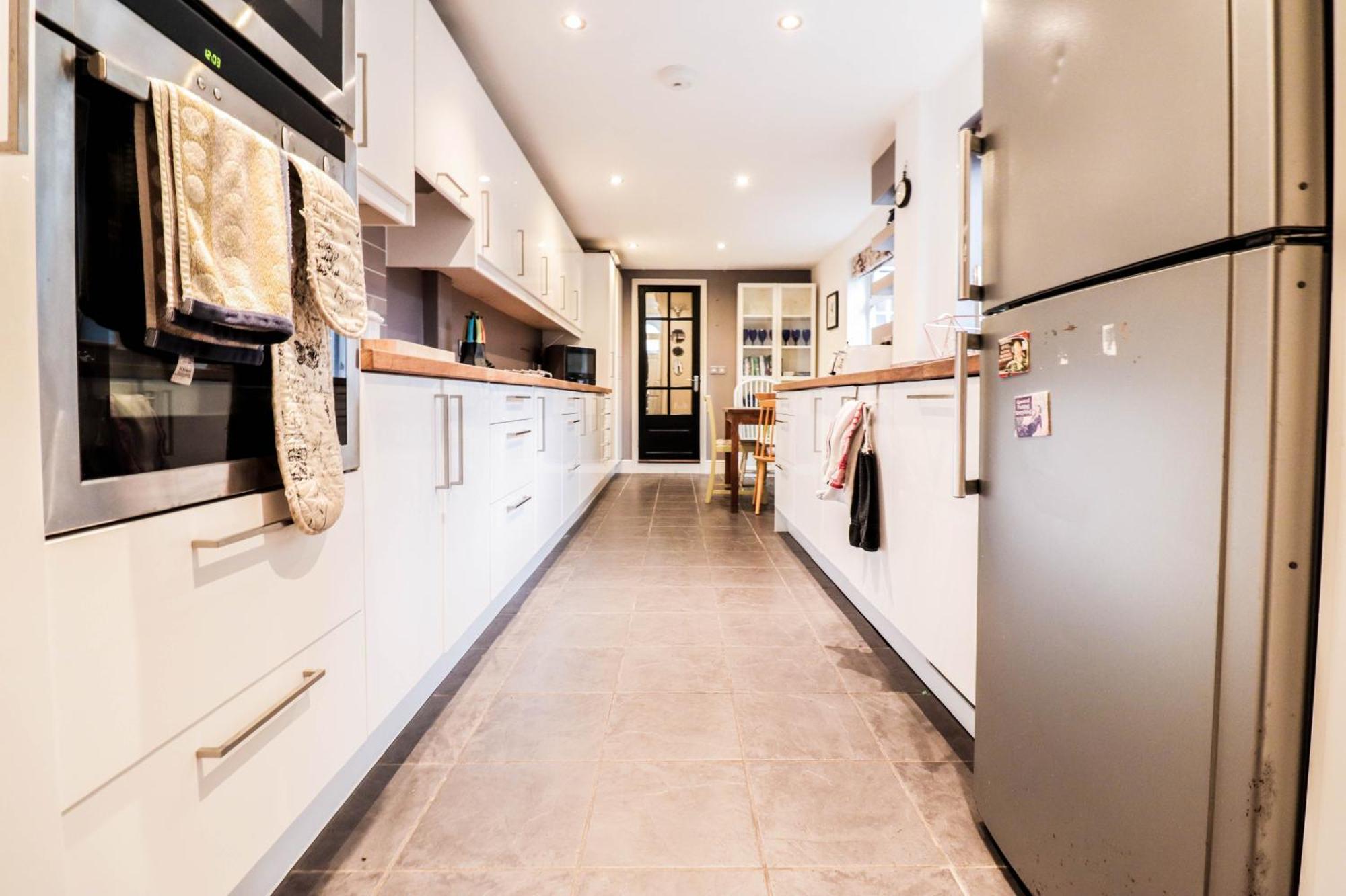 Holiday home Chic 3-bedroom Family Retreat In Stratford, Fast Internet And Near Shops *